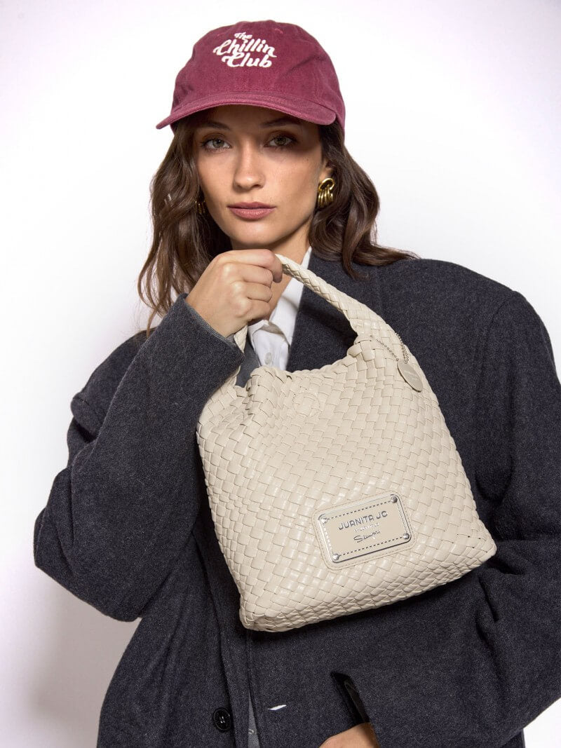 Cartera Chica Color Crema Lazo