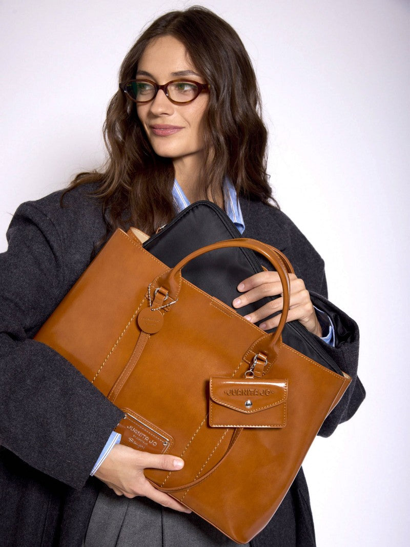 Cartera Con Porta Notebook Color Suela Worky
