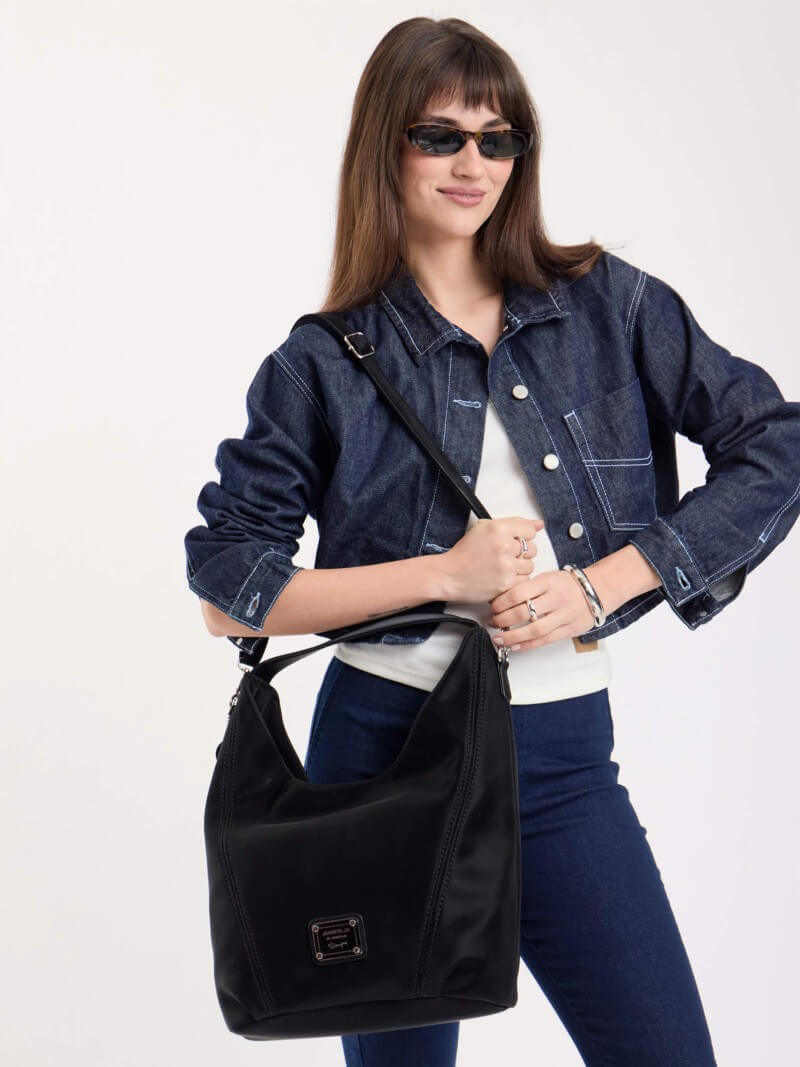 Cartera Tipo Hobo Negra Mediana Nala